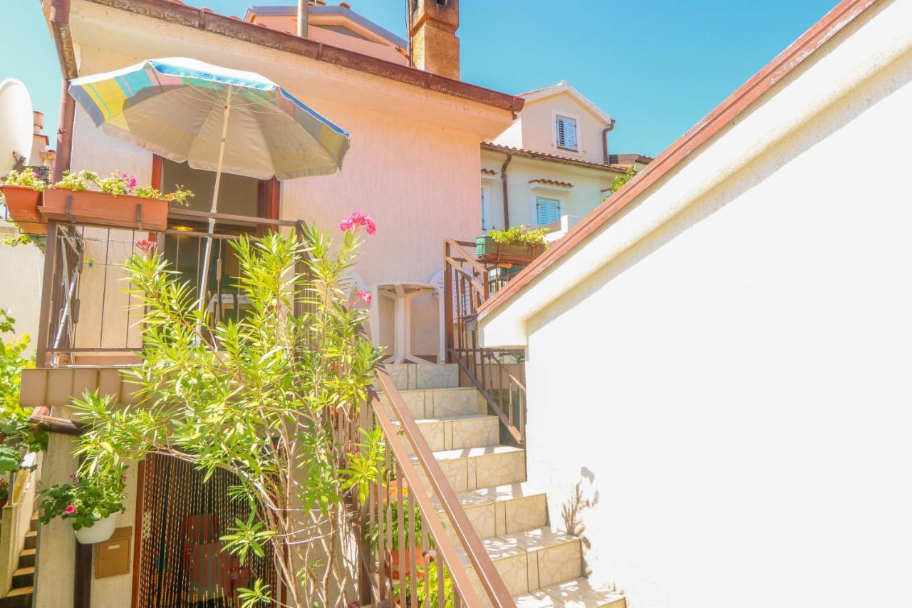 Apartment Marulic In Old Town Baška Kültér fotó